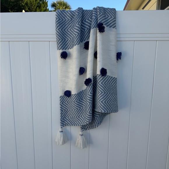 Anthropologie Blue & White Pom Pom Throw Blanket 50x60 Boho Coastal - Picture 5 of 7